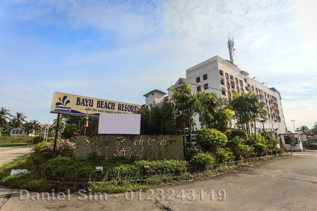 Bayu Beach Resort Apartment Seaview Private Beach — Hotel in Port Dickson