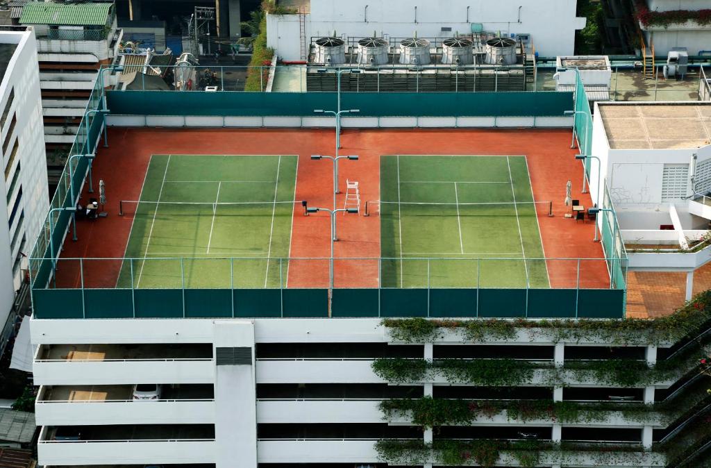 Tennis court