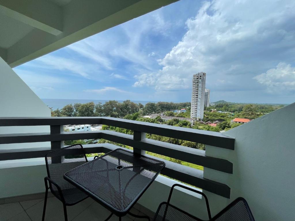 Rayong Condochain by Rick photo