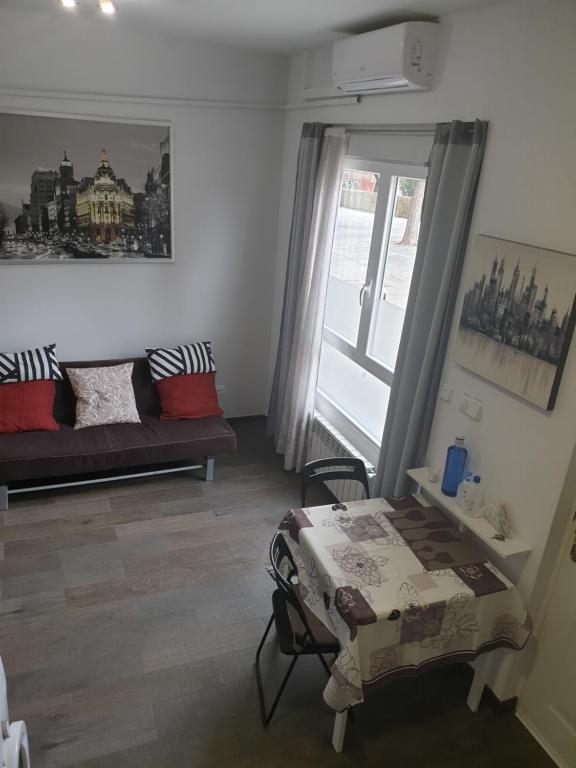 Cozy Studio Madrid - Metro Barrio del Pilar - 5