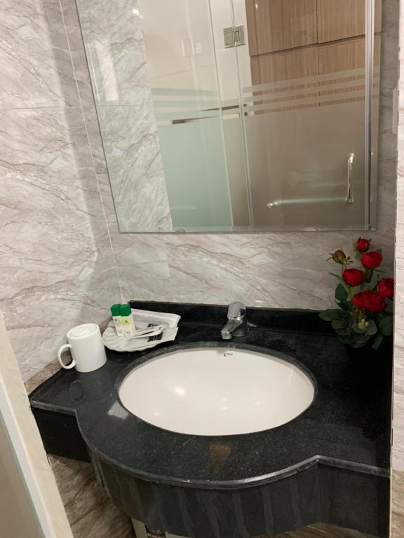 Duc Long Hotel photo