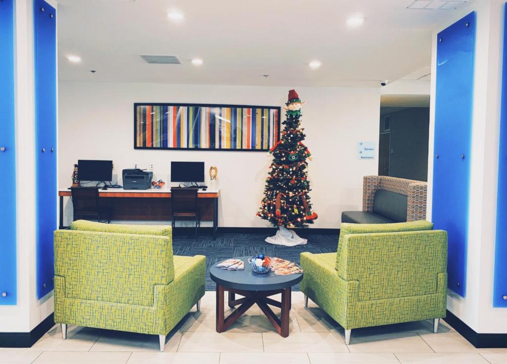 Holiday Inn Express Hotel & Suites Logansport photo