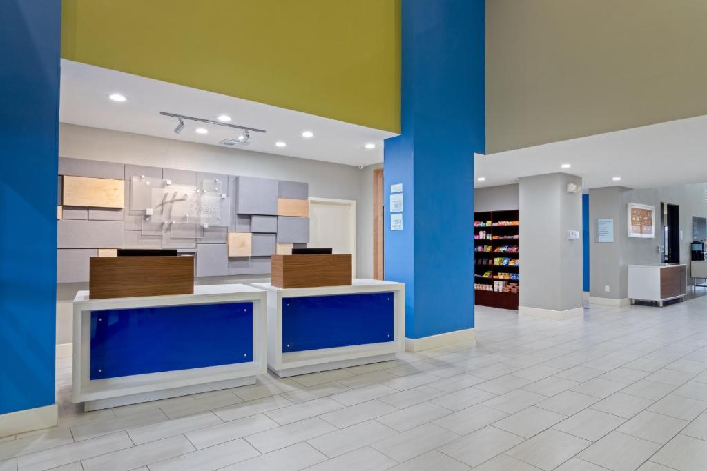 Holiday Inn Express Hotel & Suites Lake Placid photo