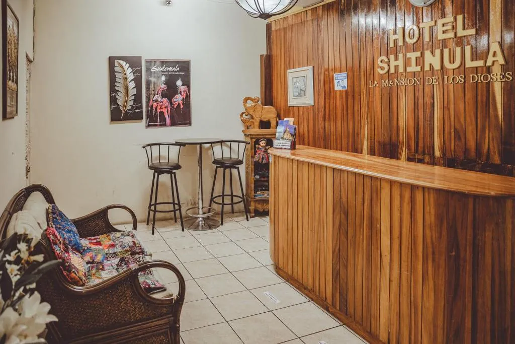 Hotel Shinula，位于韦韦特南戈的酒店