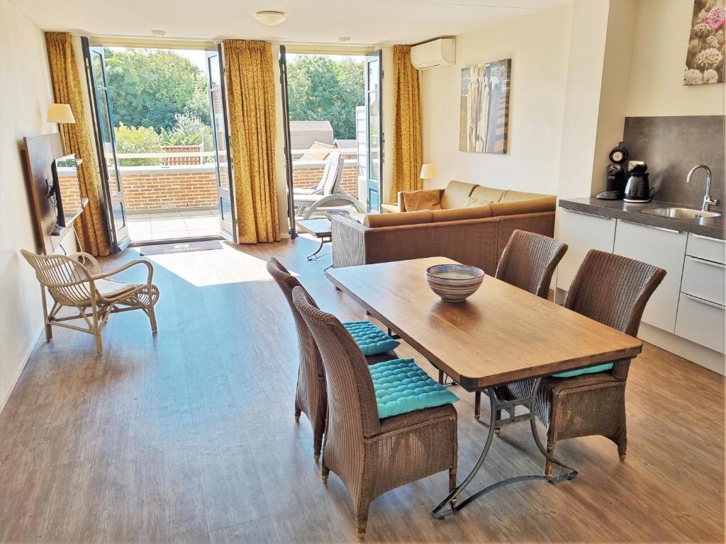 DAN44 Spacious Apartment in the centre, Domburg