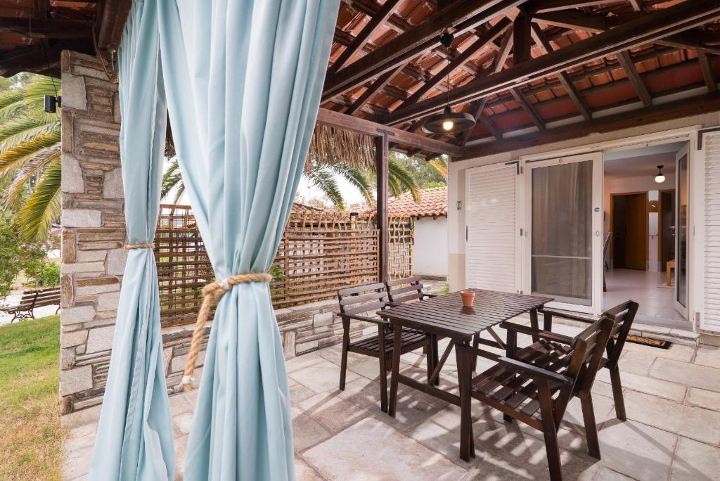 Pyrgos Bungalows photo
