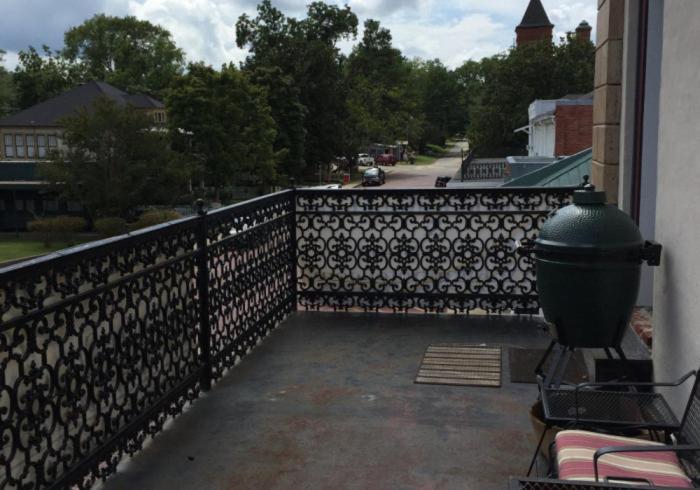 Historic Kahn Hotel photo