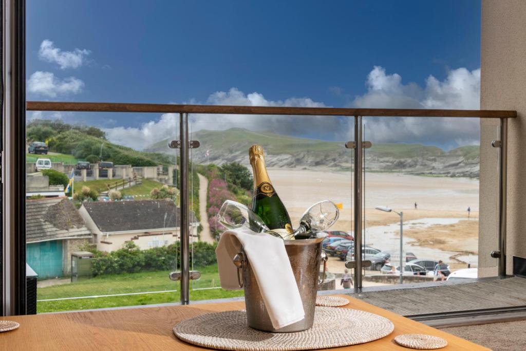 The Beach House & Porth Sands Apartments, Newquay photo 5