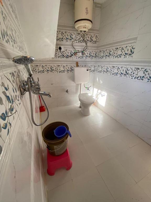1 BHK INDEPENDENT MUD HOUSE WITH NETFLIX, POWER BACKUP, WIFi ,BALCONY photo
