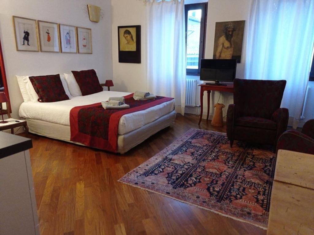 S. Trinita 18, Suites & Rooms photo