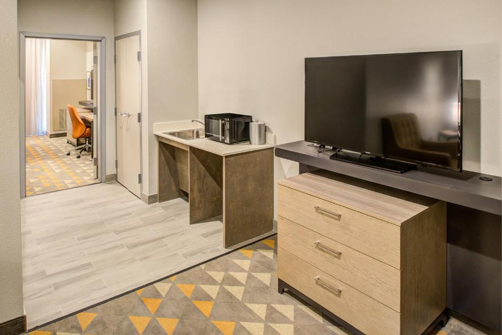 Holiday Inn Hotel & Suites Houston West - Katy Mills photo