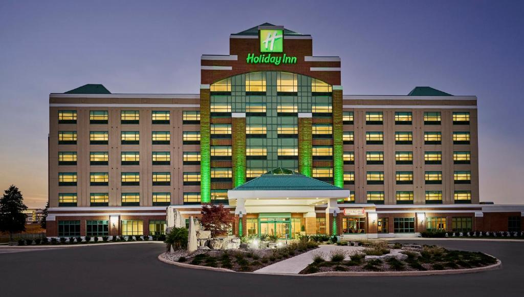 Holiday Inn & Suites Oakville at Bronte photo