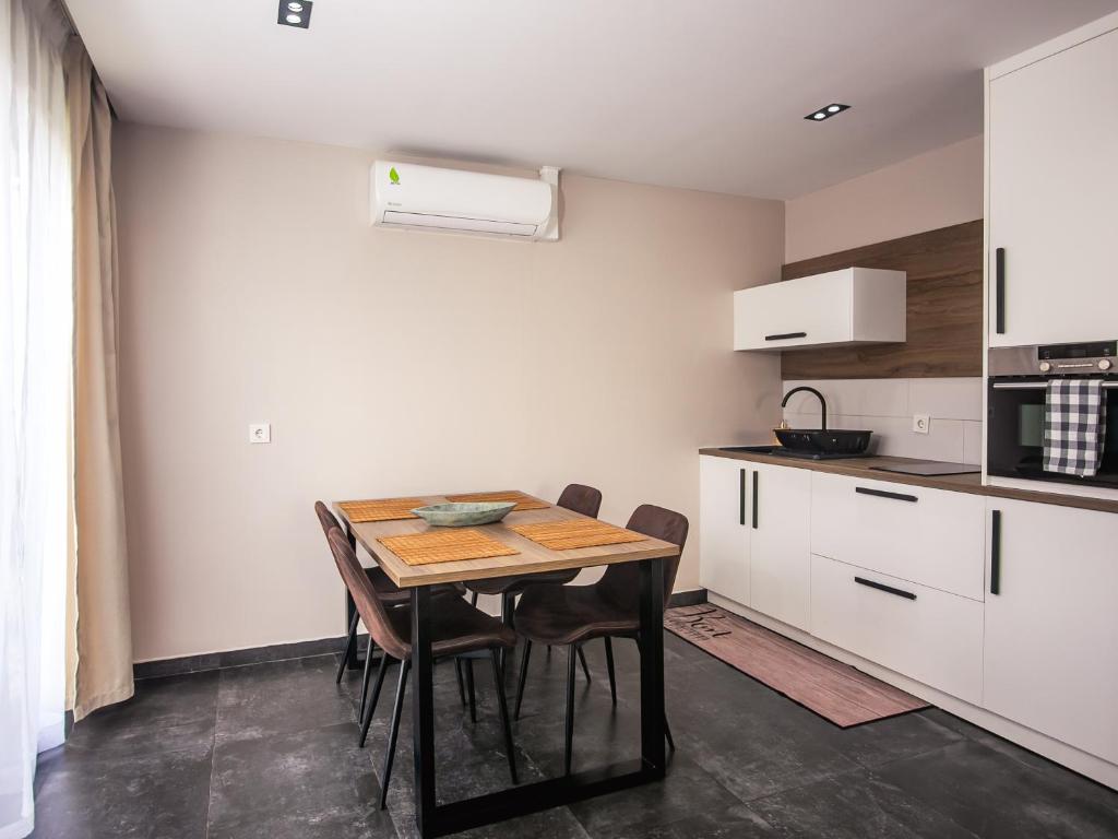 Bronbella Villa Residence