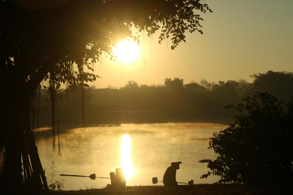 Moon River Resort Phimai photo
