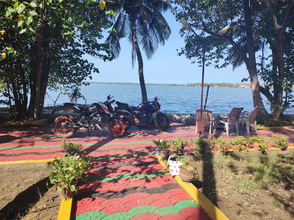 West Wind Homez - Home Stay photo