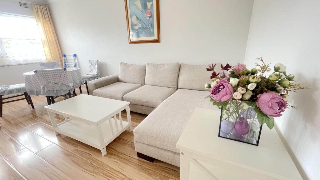 Ausmine Affordable 2BR Self Contained Flats — Hotel in Sydney