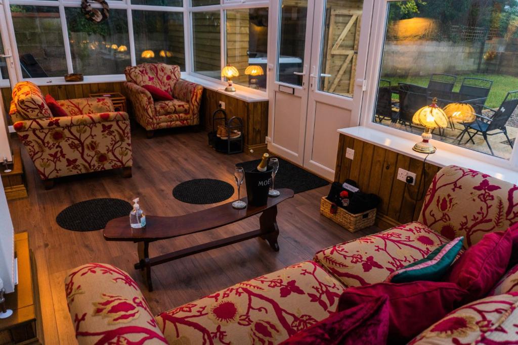 Pet-Friendly Hot Tub Cottage, Welwick photo 3