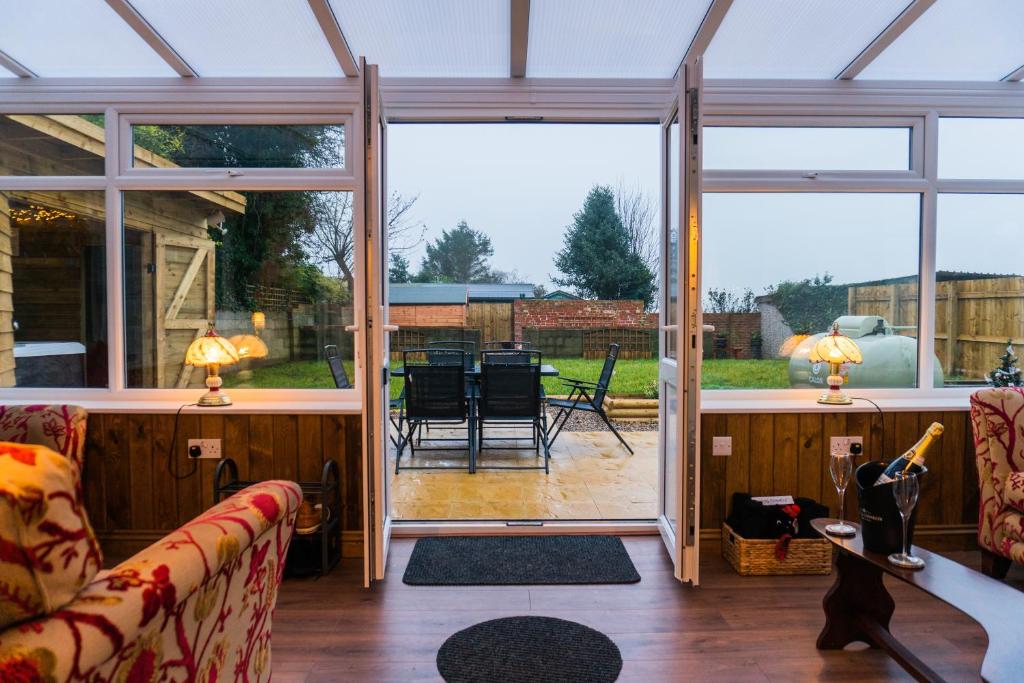 Pet-Friendly Hot Tub Cottage, Welwick photo 8