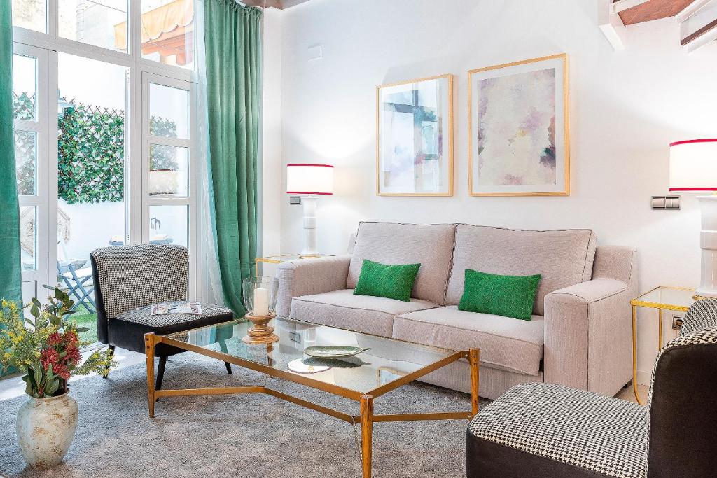 Genteel Home Plaza Nueva — Hotel in Seville