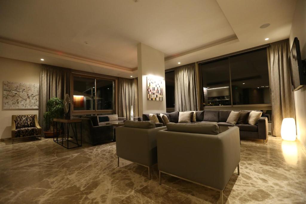 The Ray Hotel and Studios photo