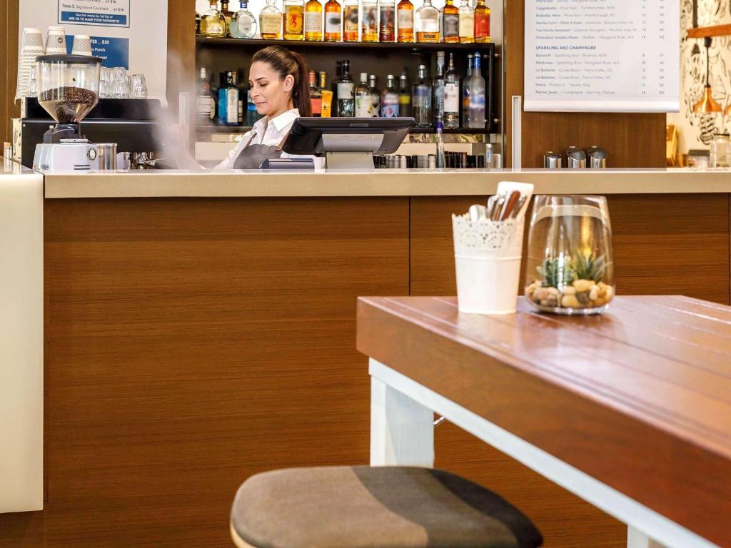 Bar/lounge