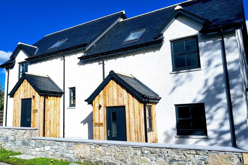 Stunning 3-Bed cottage in the village of Tomintoul