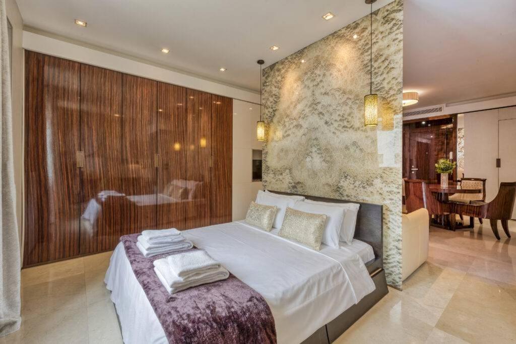 Milan Royal Suites - LUXURY DUOMO photo