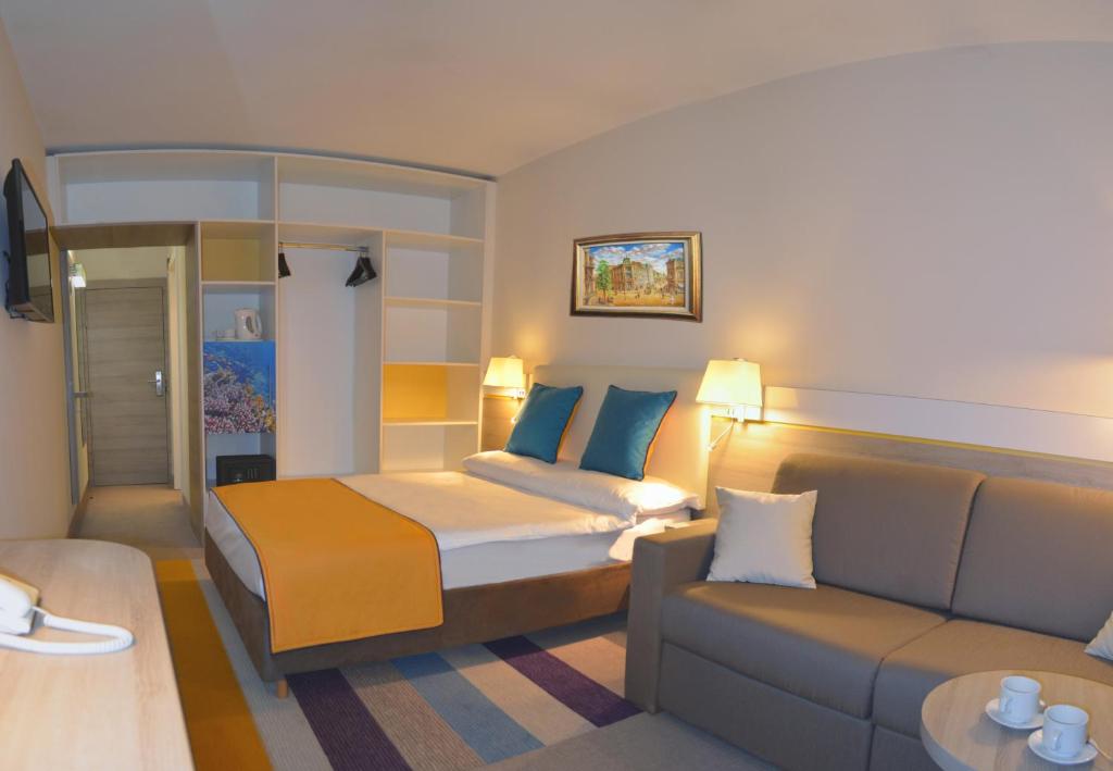 Ralitsa AquaClub Hotel & Aquapark — Hotel rooms in Albena, Dobrich