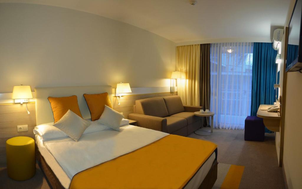Ralitsa AquaClub Hotel & Aquapark — Hotel rooms in Albena, Dobrich
