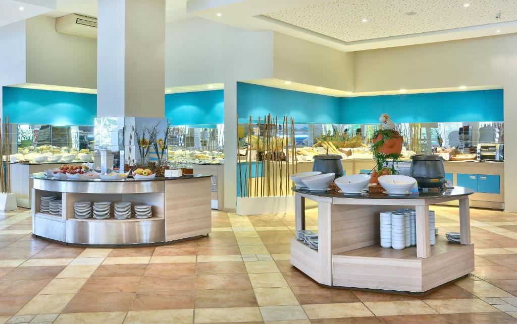 Ralitsa AquaClub Hotel & Aquapark — Restaurant & bars in Albena, Dobrich