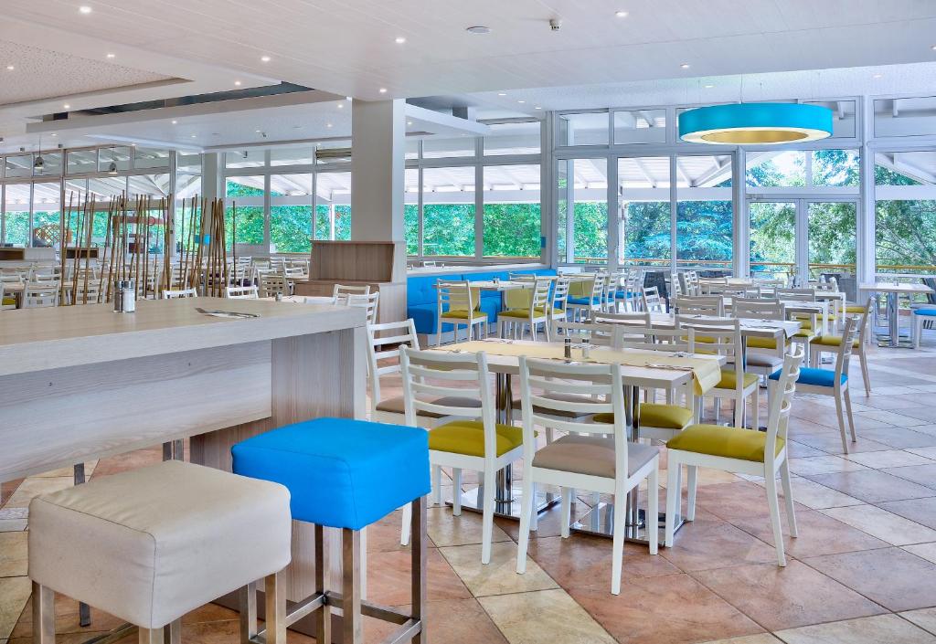 Ralitsa AquaClub Hotel & Aquapark — Restaurant & bars in Albena, Dobrich