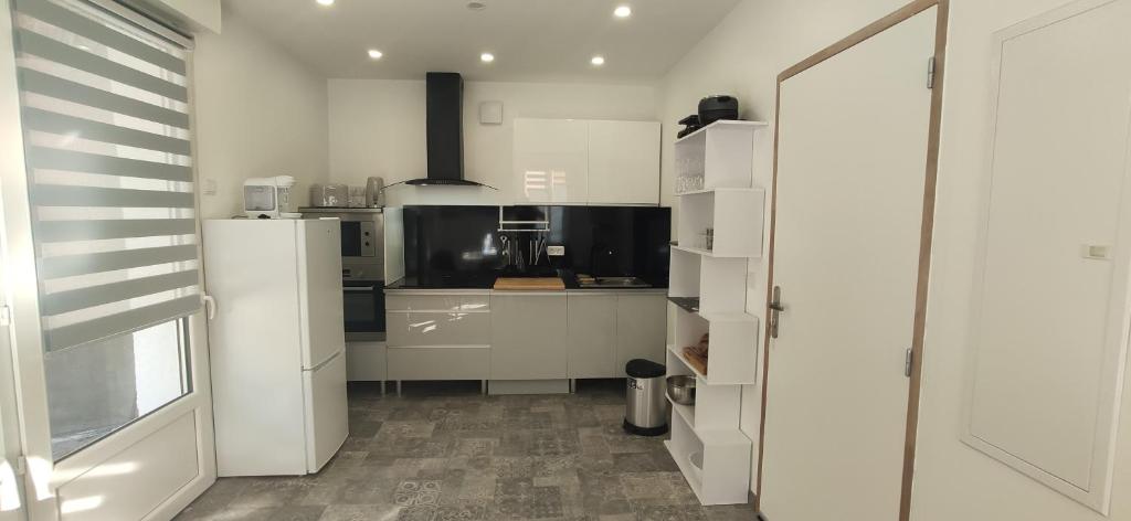 Joli appartement rénové avec terrasse - 4