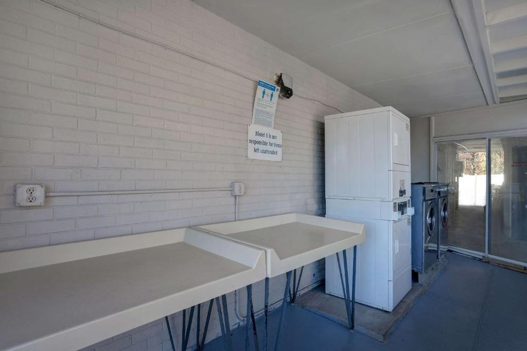 Motel 6 Burlington photo