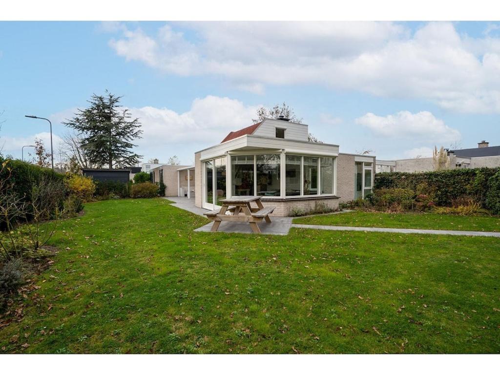 Beautiful, spacious and bright holiday home with covered veranda