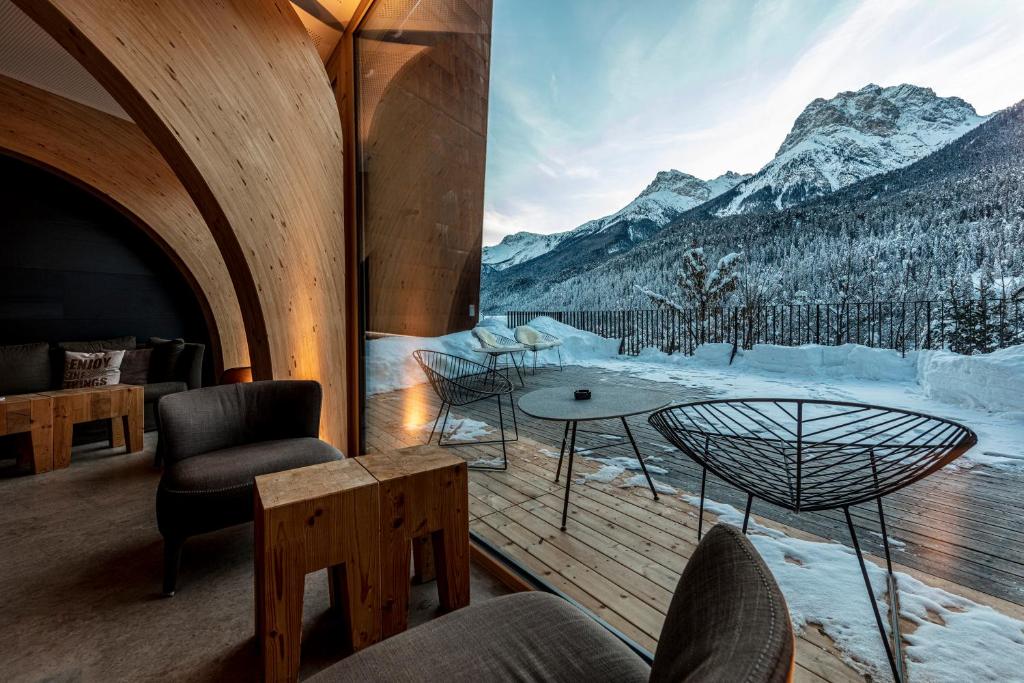 Hotel Arnica Scuol - Adults Only photo