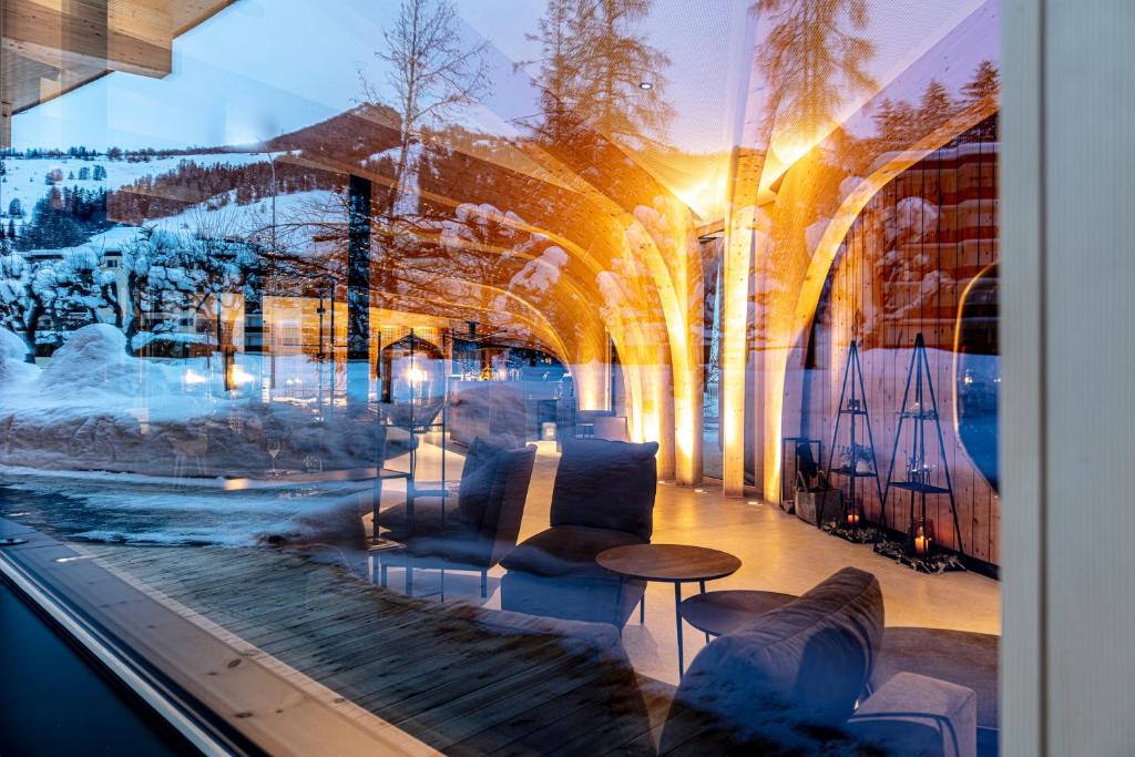 Hotel Arnica Scuol - Adults Only photo