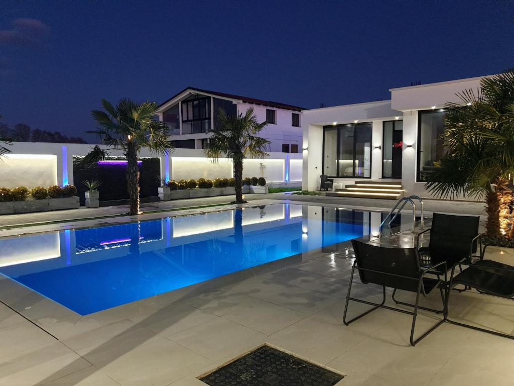 LT Luxury Villa photo