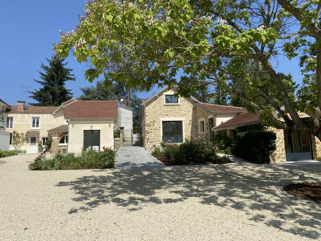 Gîte Senlisse, 7 pièces, 14 personnes - FR-1-527-24