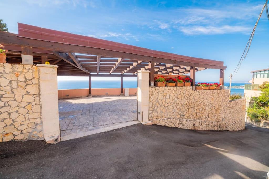 Chalet vista mare a Taormina con parcheggio Paolone House - 4