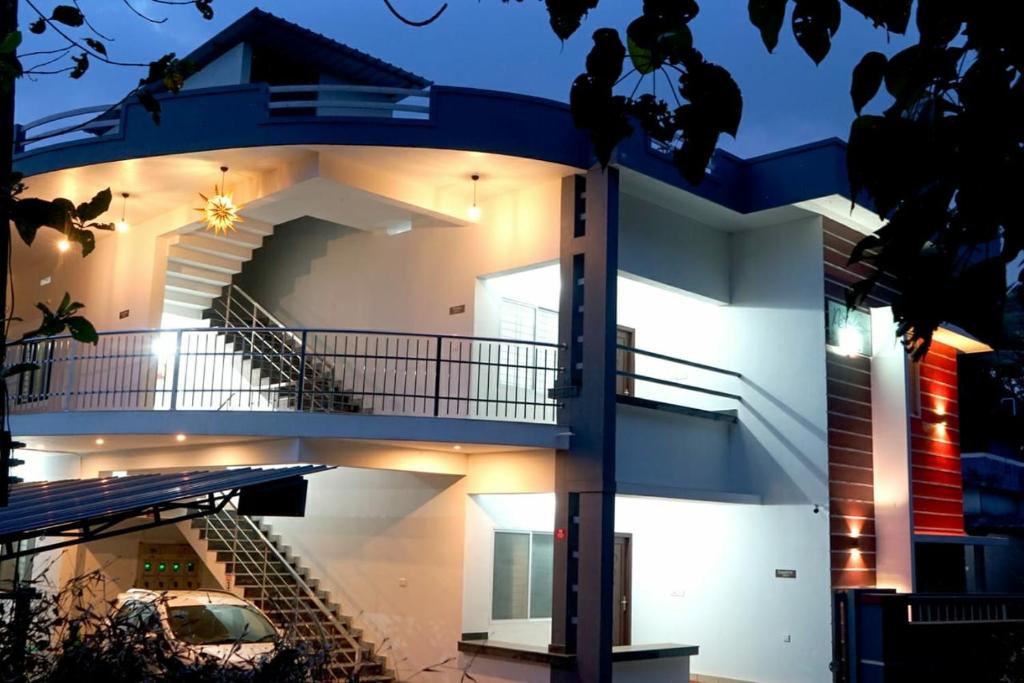 Pearl Inn — Hotel in Kottakkal