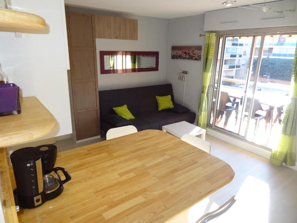 Studio spacieux proche plage. Wi-fi, climatisation - 1