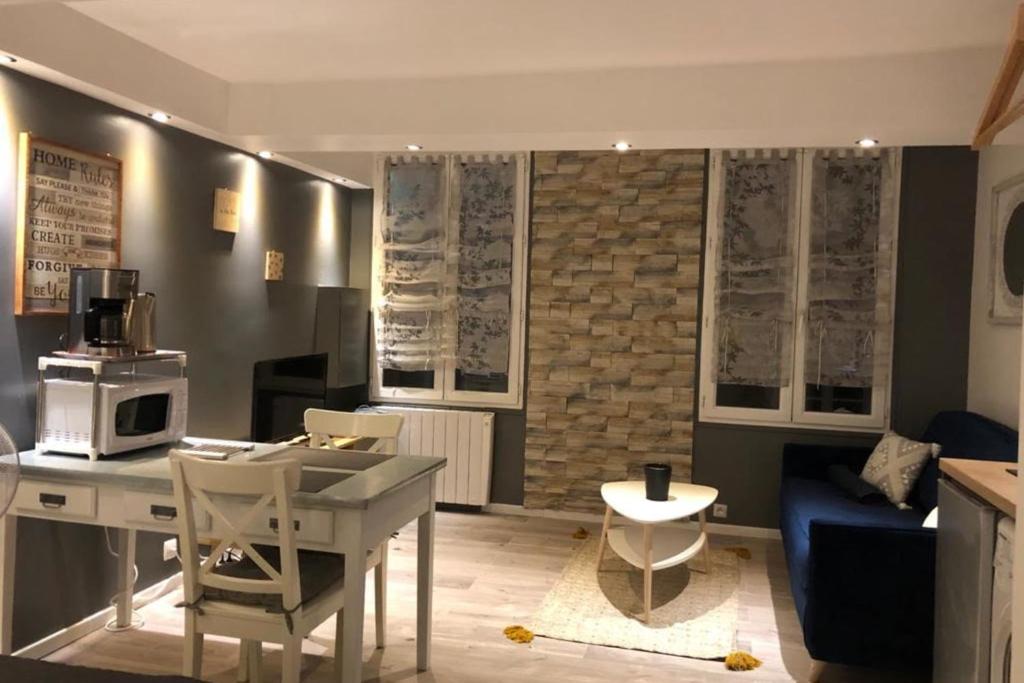 Cosy Studio Proche Palais Des Papes - 1