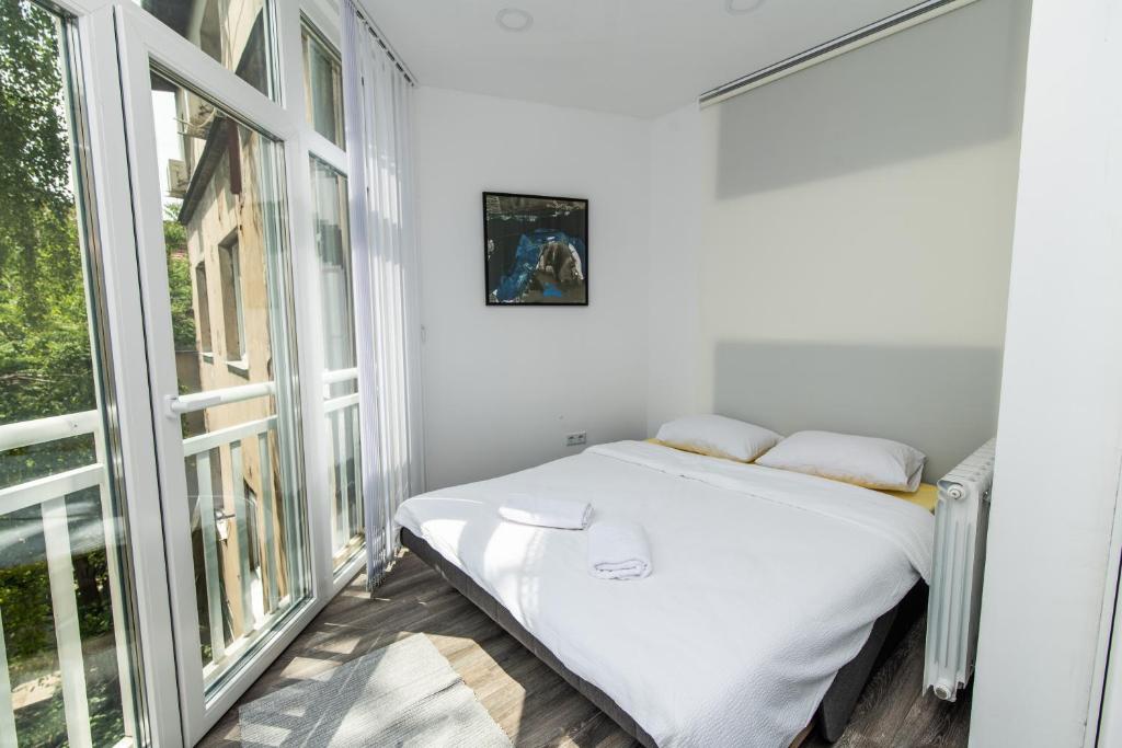Modern Apartment in the Heart of the City Center! - 5