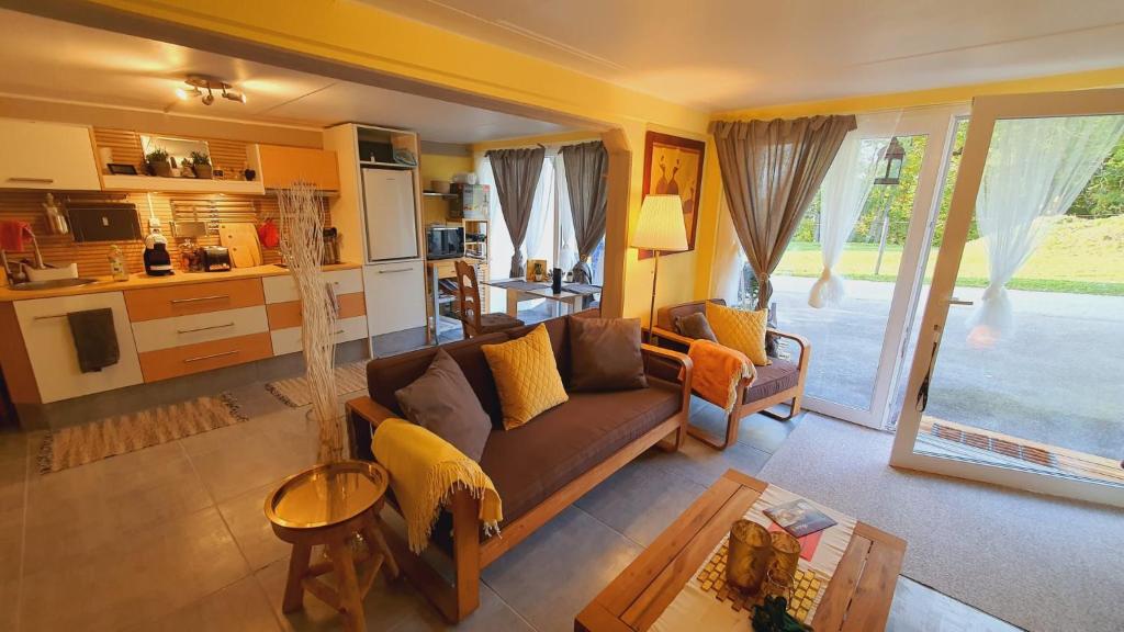 Ravissant Studio neuf, entièrement equipé, fonctionnel de 40 m2 avec entrée indépendante dans la campagne campagnes, Massonnens