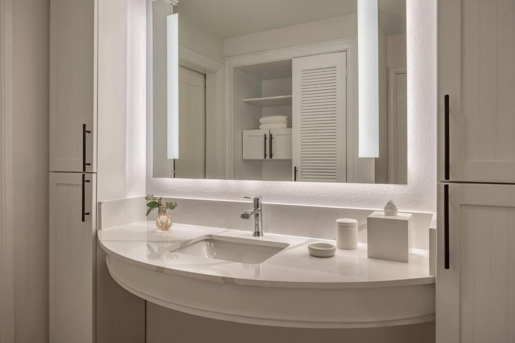 Sheraton Suites Key West Photo 40