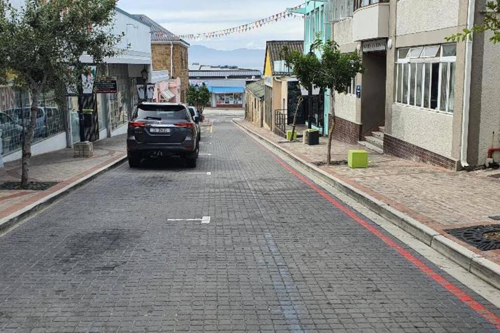 TinyApartment@Mosselbay - Entire 1 Bedroom Apartment Mossel Bay Central photo