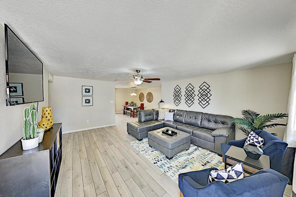 Summer Lovin, Phoenix