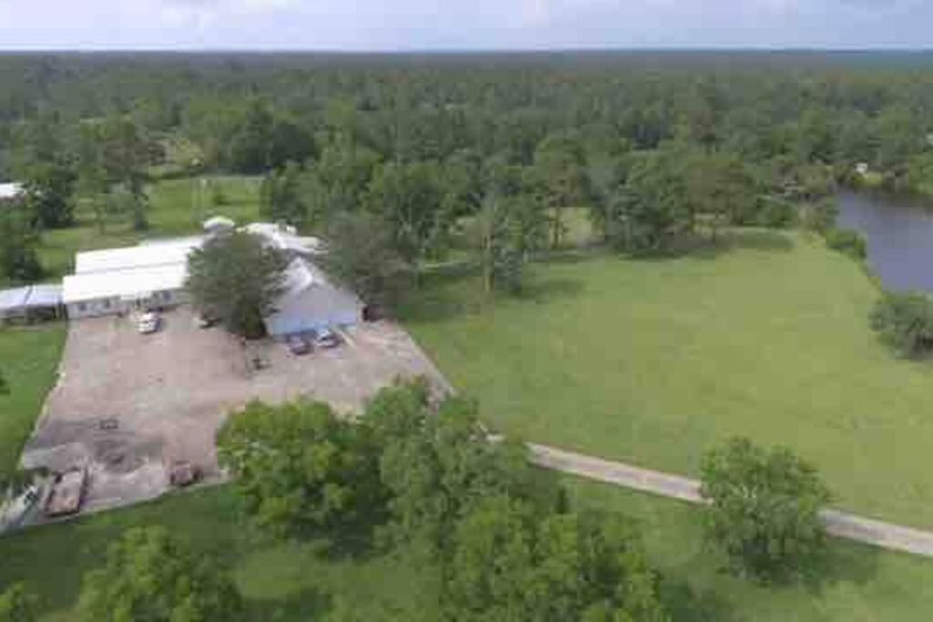 DoubleAcres, Saucier