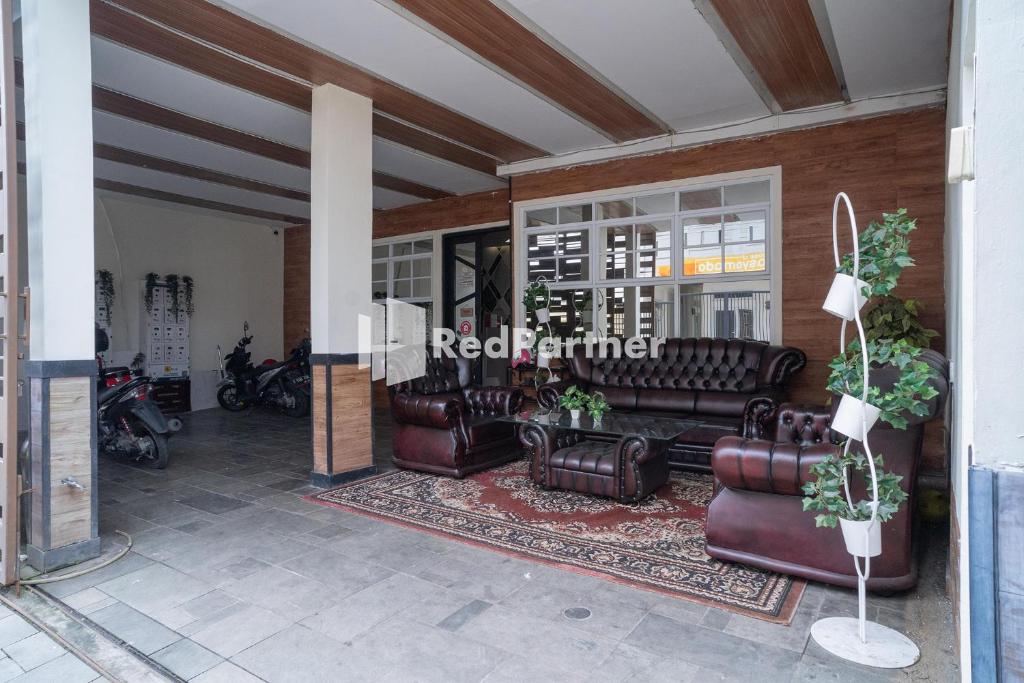 Lobby, Yayah Rooms Bogor Syariah Mitra RedDoorz in Bogor