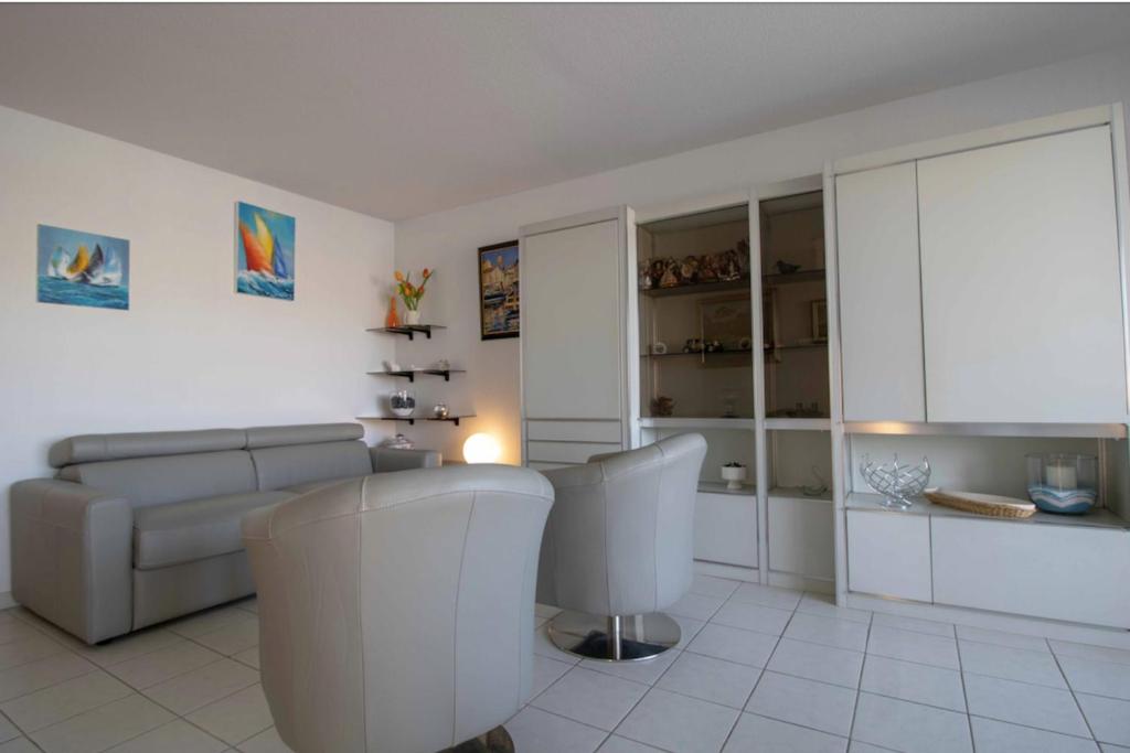 Apartment With Balcony And View On The Port - 5